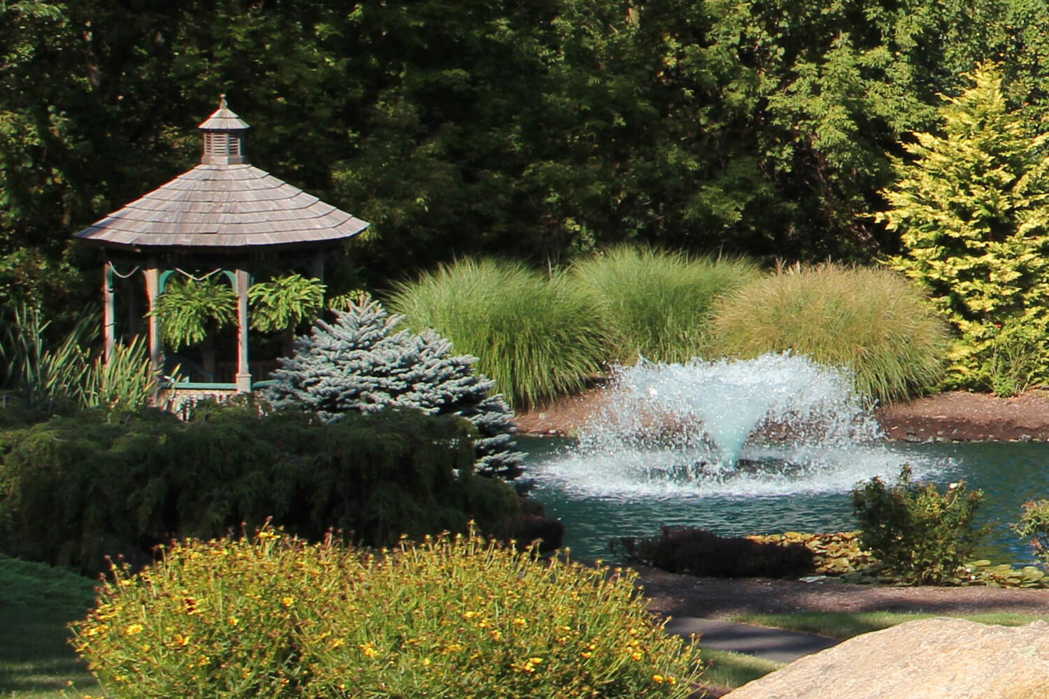 Otterbine's Saturn Aerating Fountain