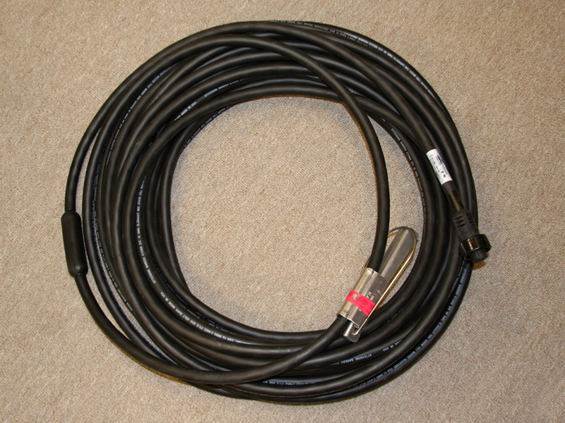 Connector/pigtail vulcanized to cable