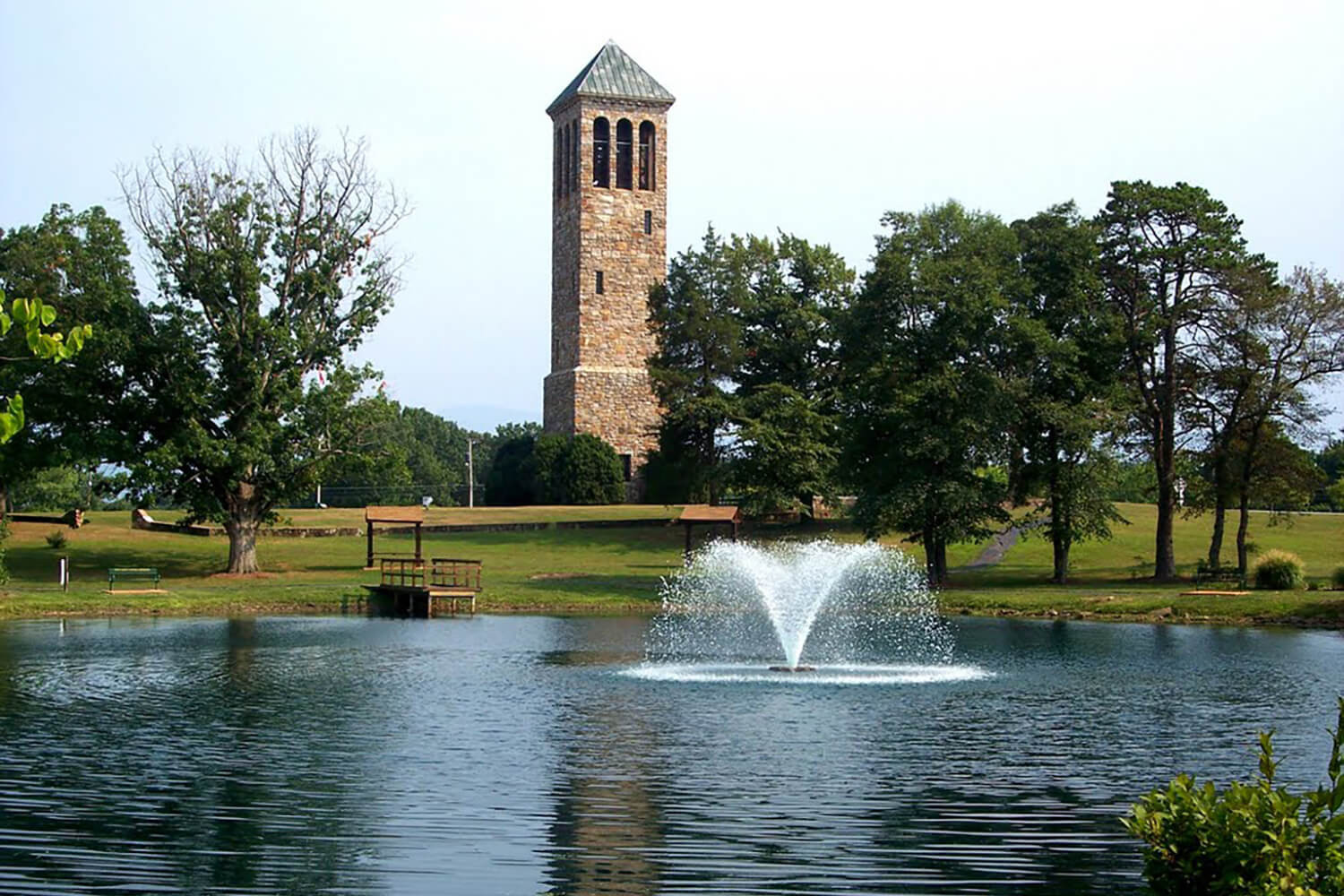 An beautiful pond featuring one of Otterbine's aerating fountain at the center