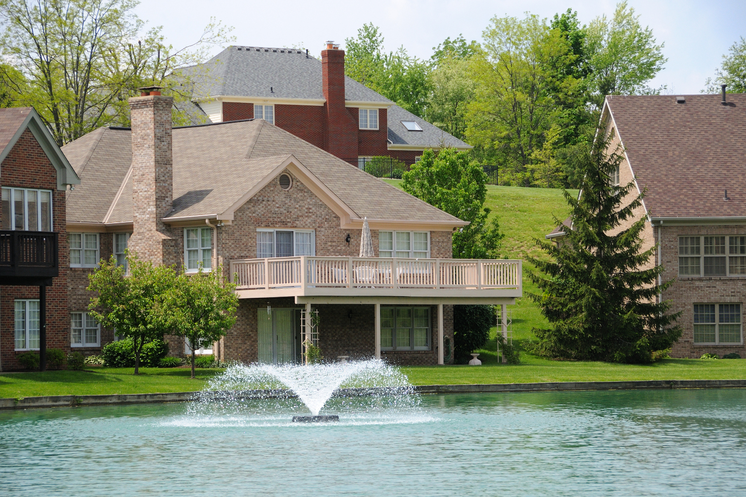One of Otterbine's Aerating Fountains in a residential area